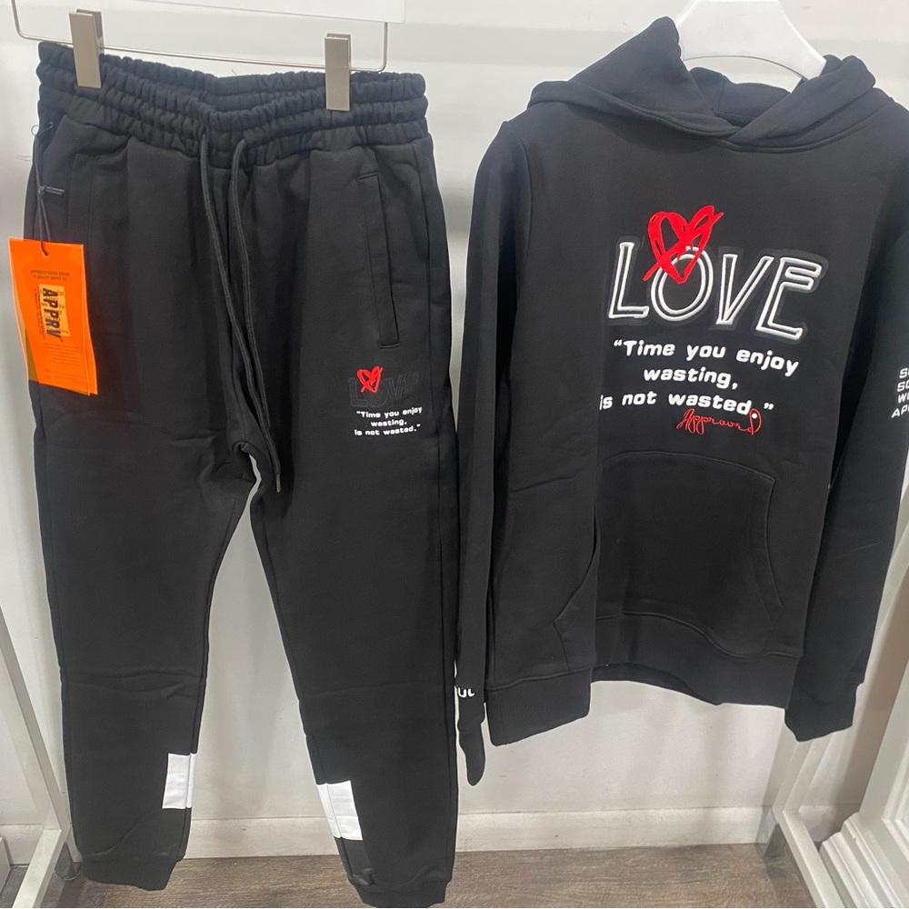 Apprv Love sweat suite